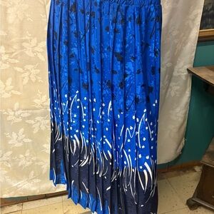 Vintage Andrea Gayle Elegant Blue and White Skirt